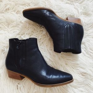 Cole Haan Chelsea black leather ankle booties